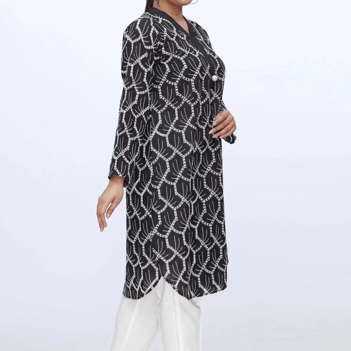1PC- Embroidered Schiflli Shirt PW3185 - Image 2