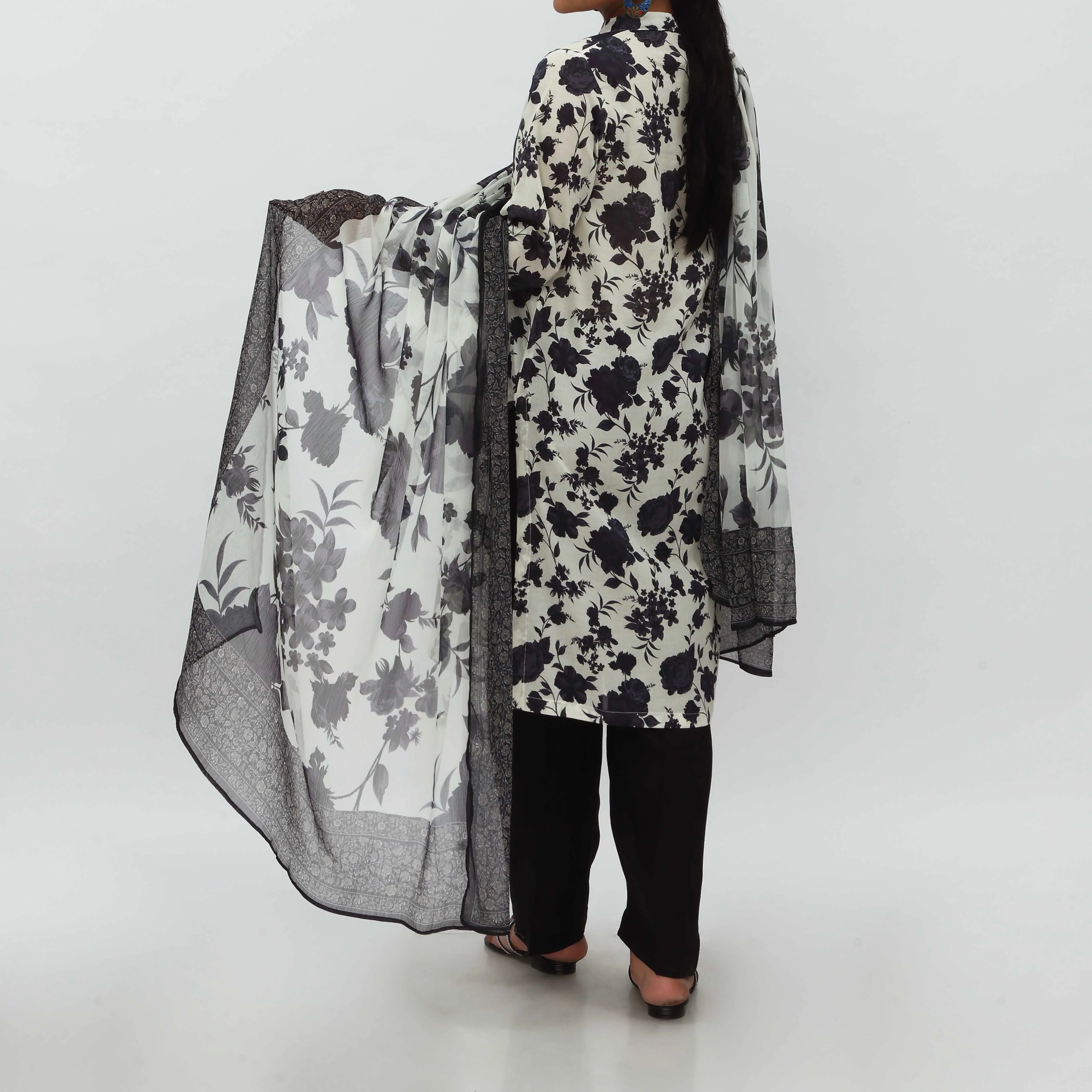 2PC- Digital Printed Lawn Suit PS5367 - Image 4