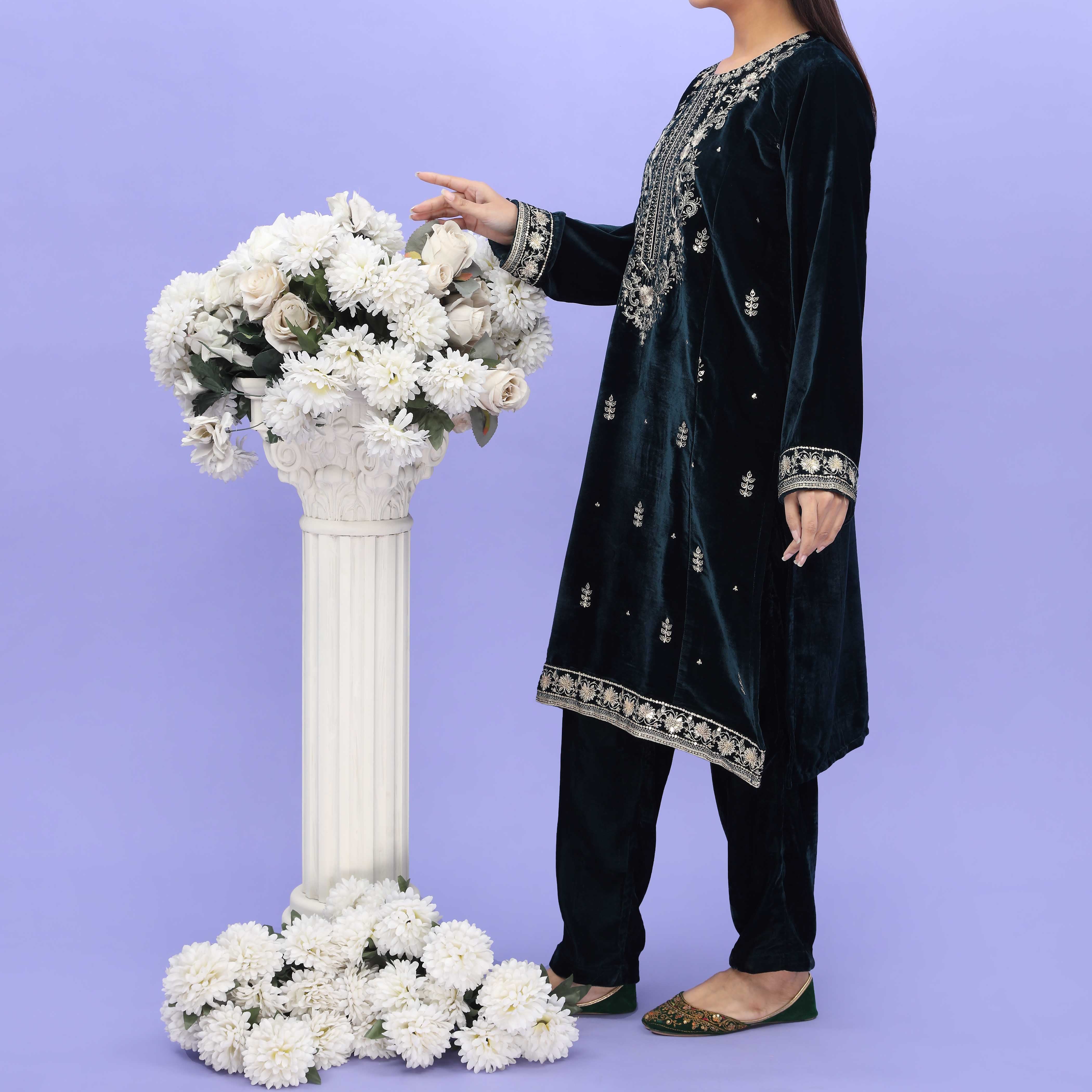 2PC- Embellished Velvet Co-ord Set PW4253 - Image 2