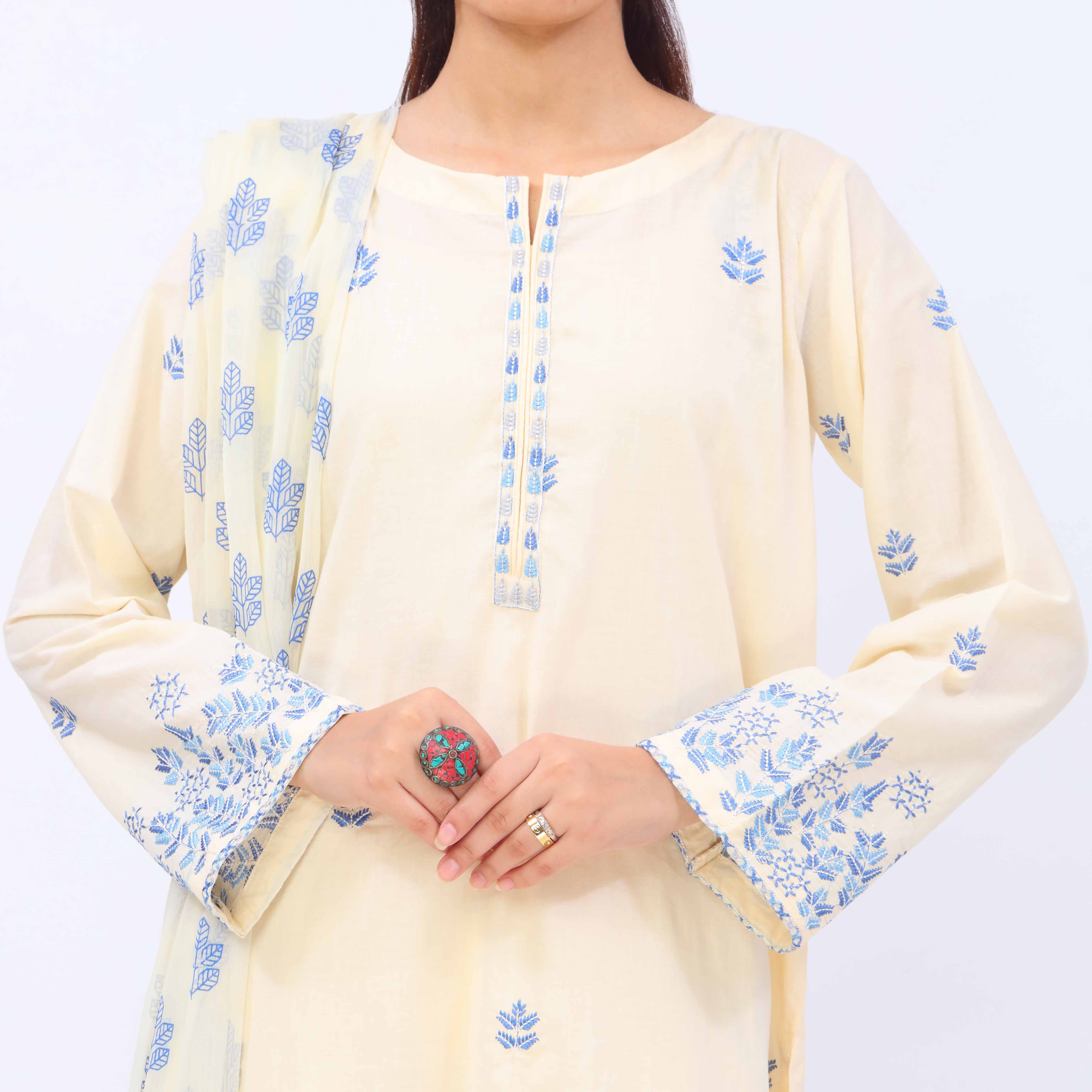 3 PC- Cotton Cambric Suit PS5088 - Image 3