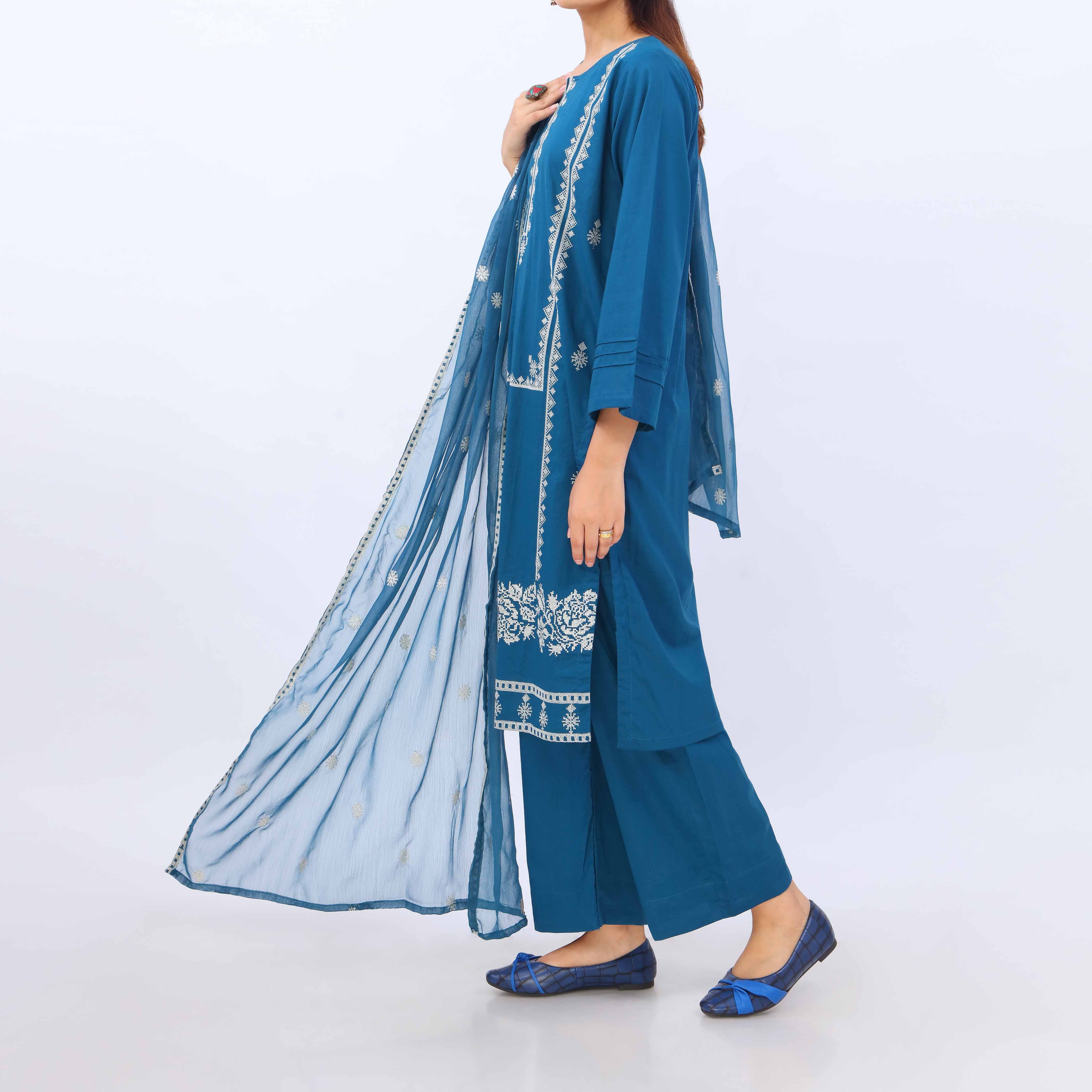 3 PC- Embroidered Cambric Suit PS5449 - Image 2