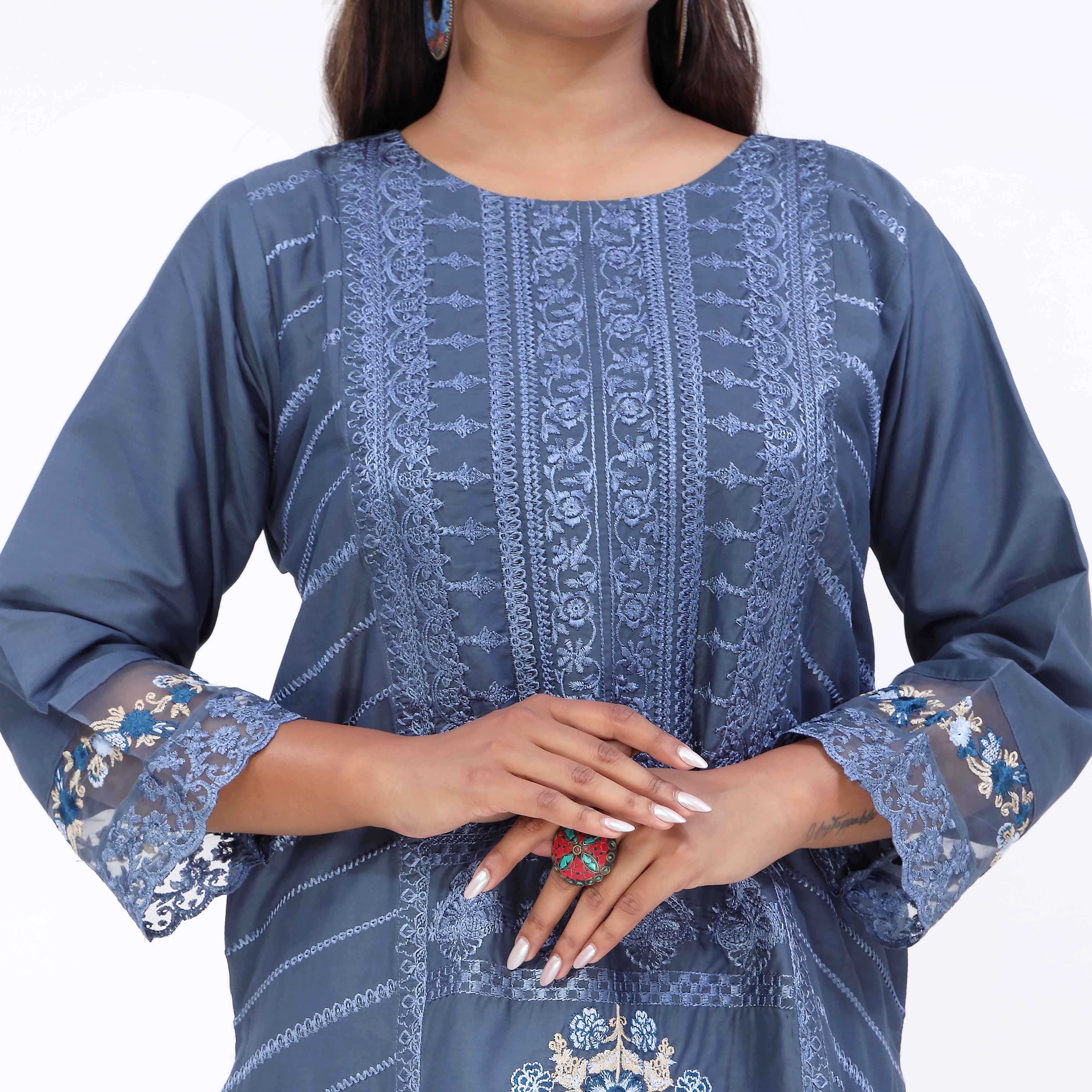 3PC- Cotton Cambric Embroiderd Suit PS5508 - Image 3