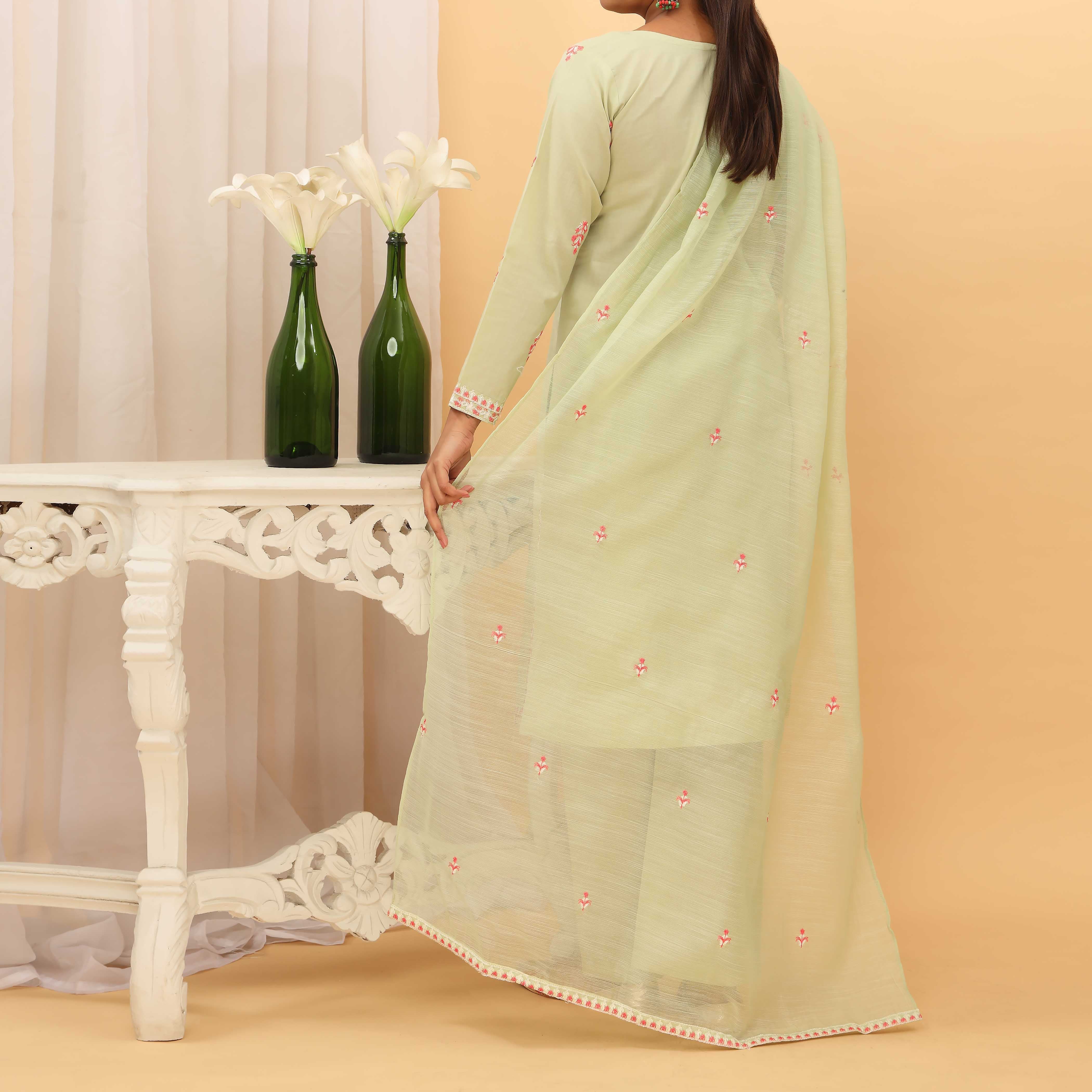 3PC- Embroidered Cambric Suit PS5147 - Image 3