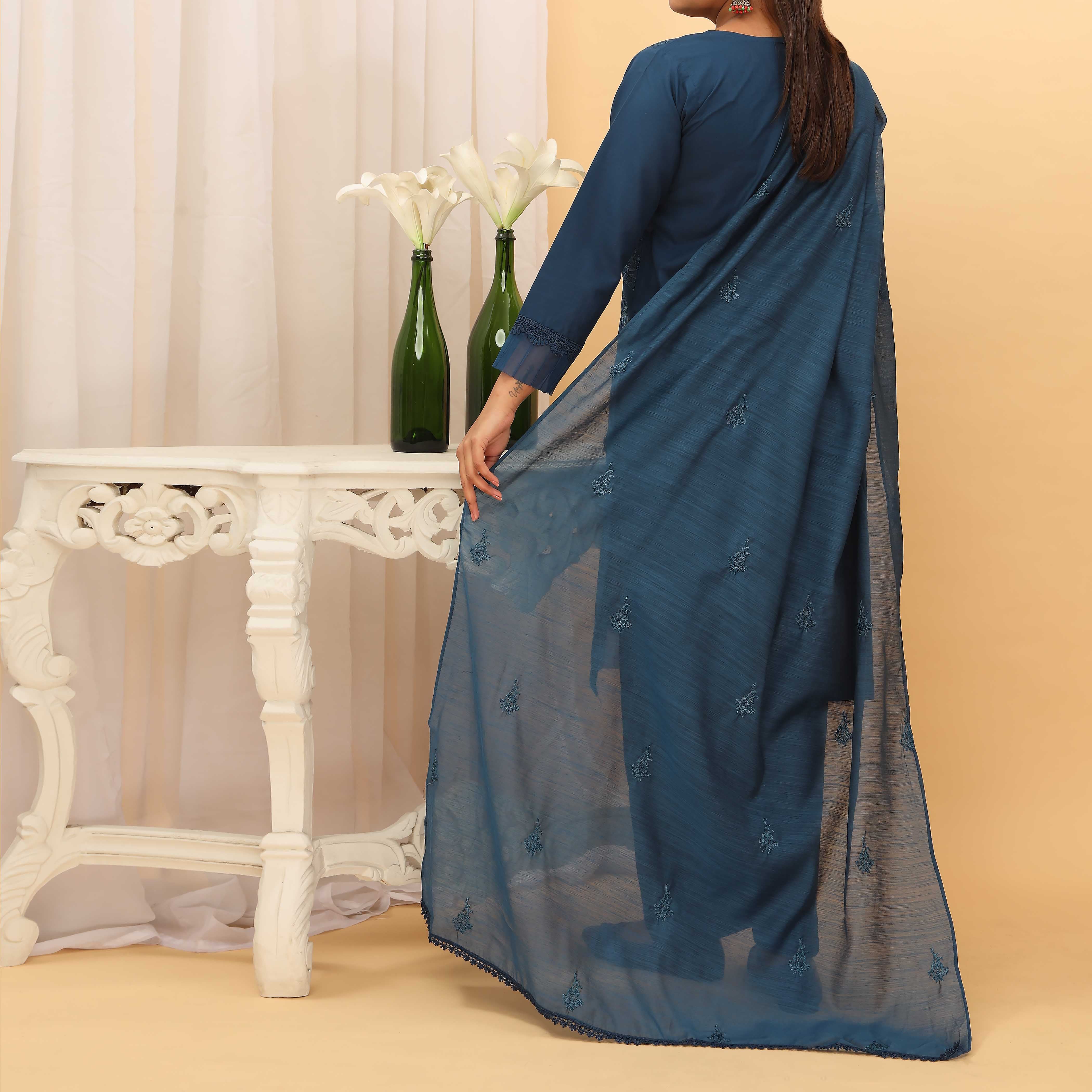 3PC- Embroidered Cambric Suit PS5149 - Image 4