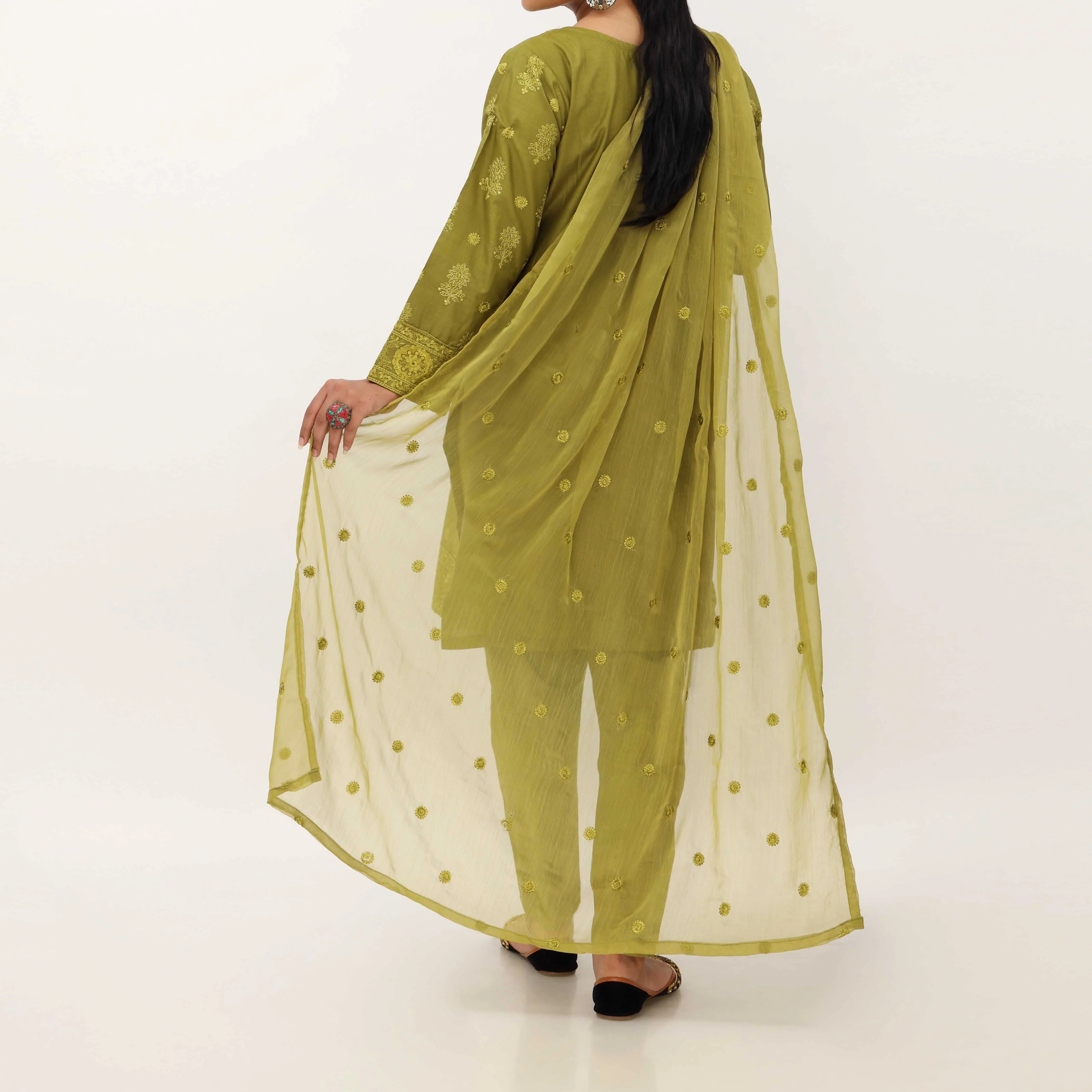 3PC- Embroidered Cambric Suit PS5267 - Image 4