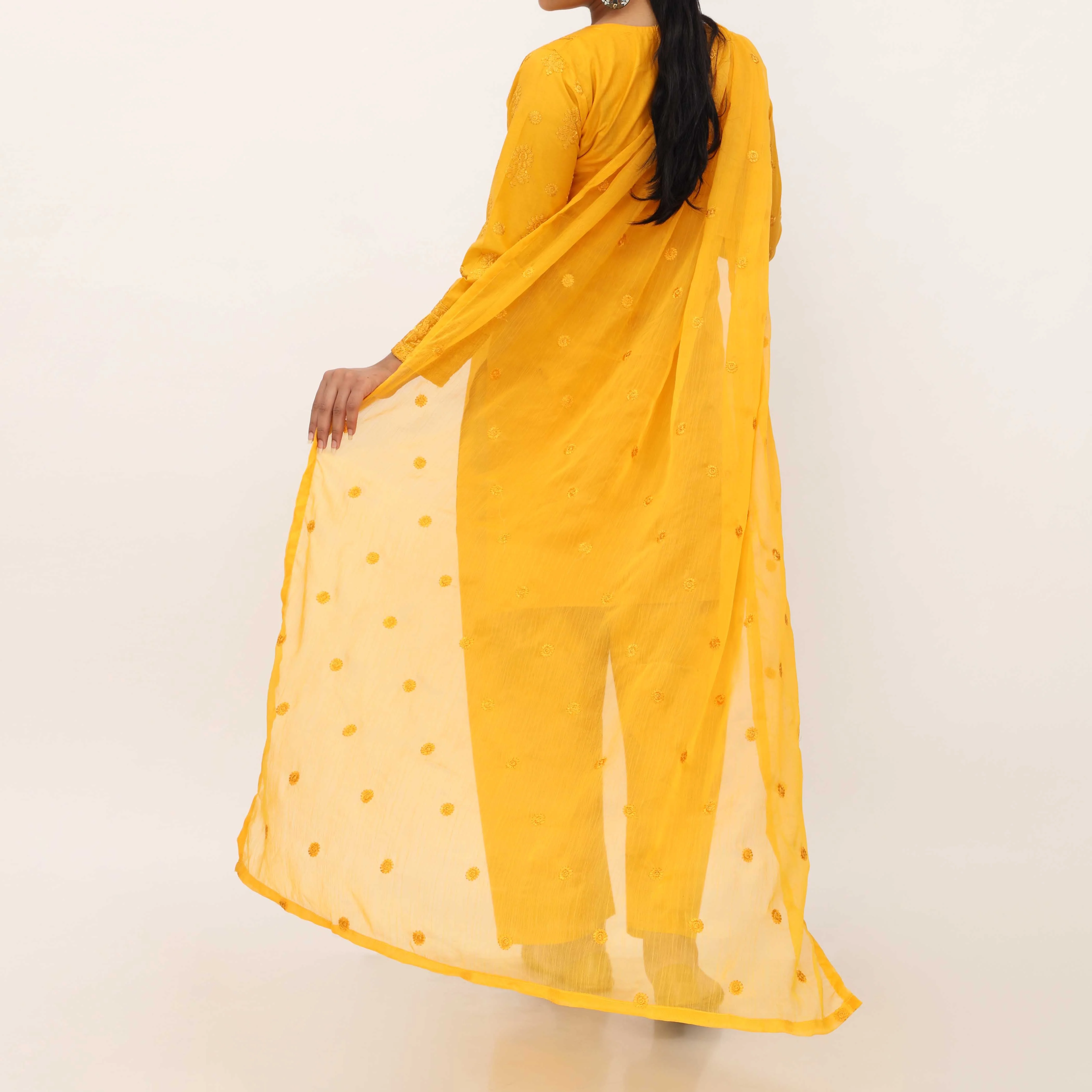 3PC- Embroidered Cambric Suit PS5269 - Image 4