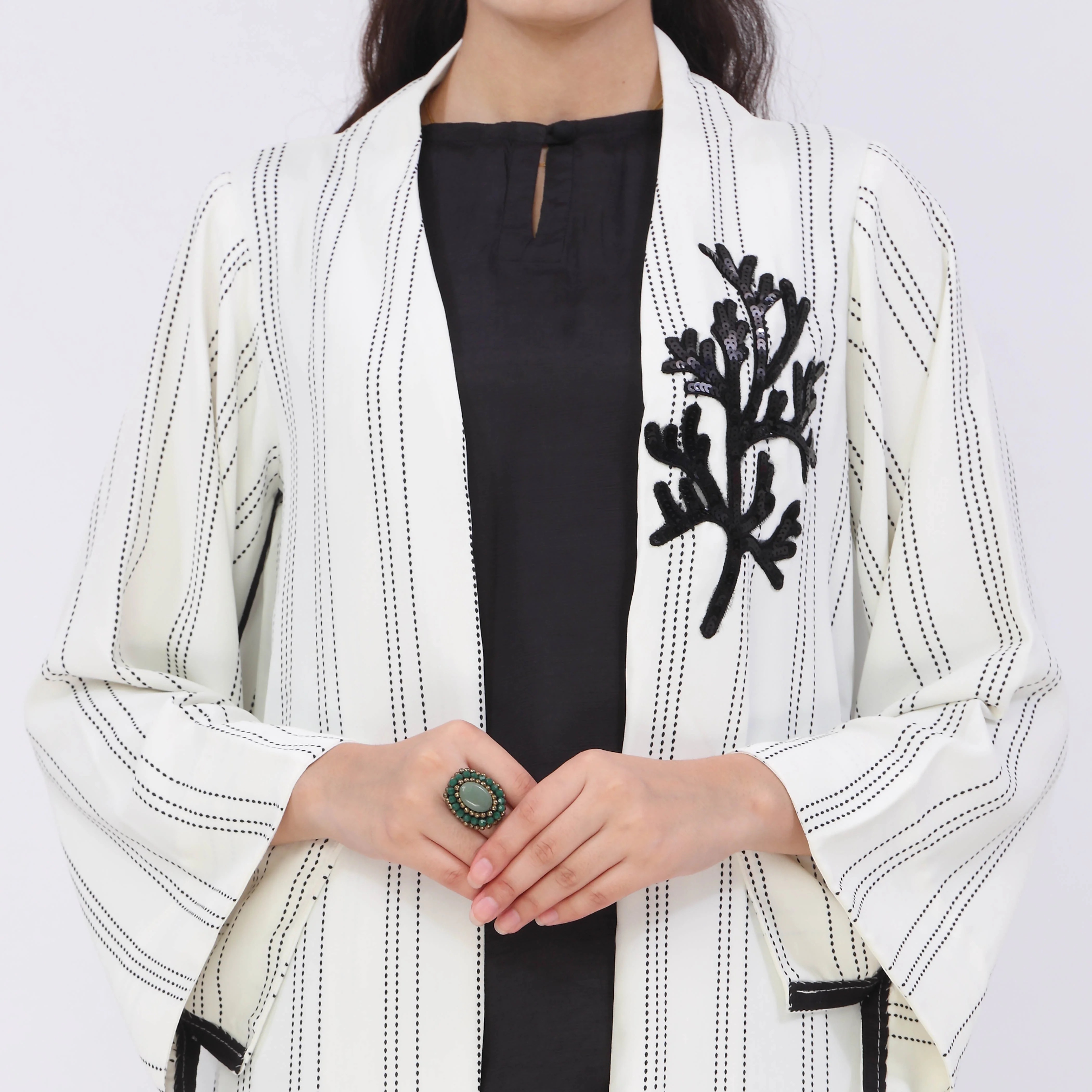 Noire<br>3 PC Embroidered Suit PS5468 - Image 3