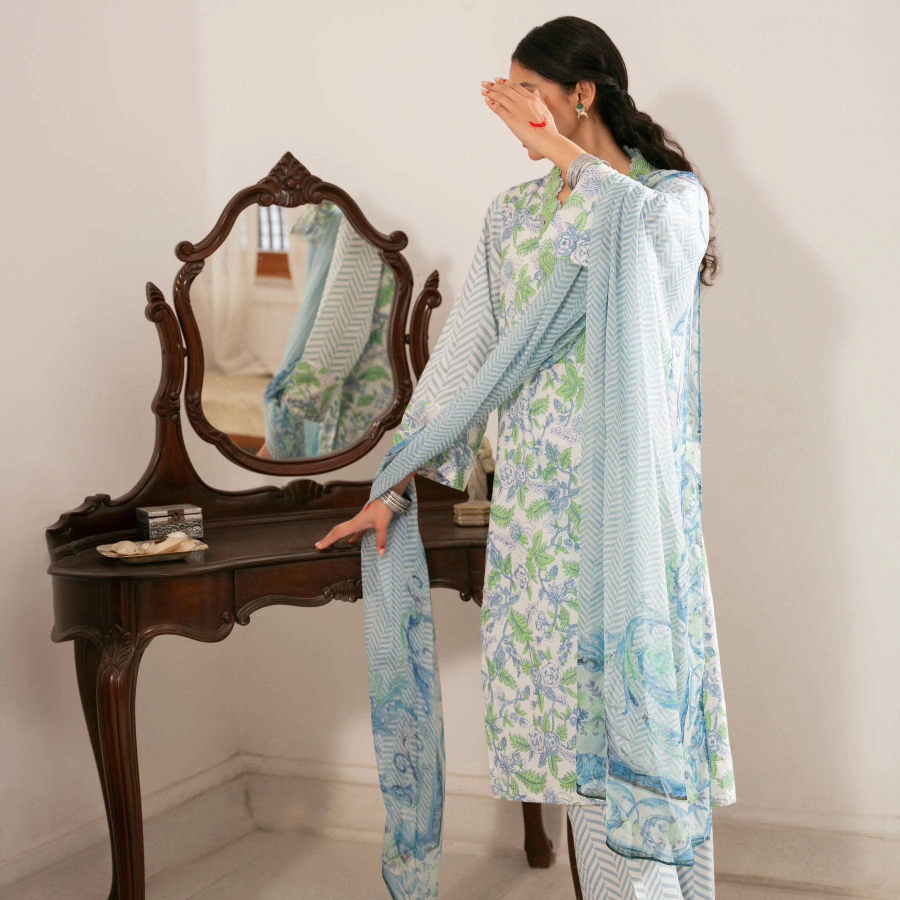 3PC- Screen Printed Cambric Suit PS5118 - Image 3