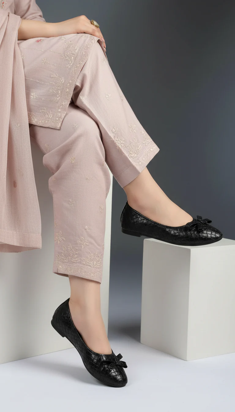 Black Casual Pumps For Women WN1381 - Image 4