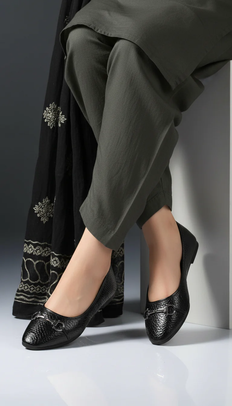 Black Casual Pumps For Women WN1386 - Image 6