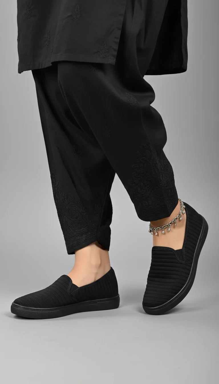 Black Casual Sneaker WN6203 - Image 2