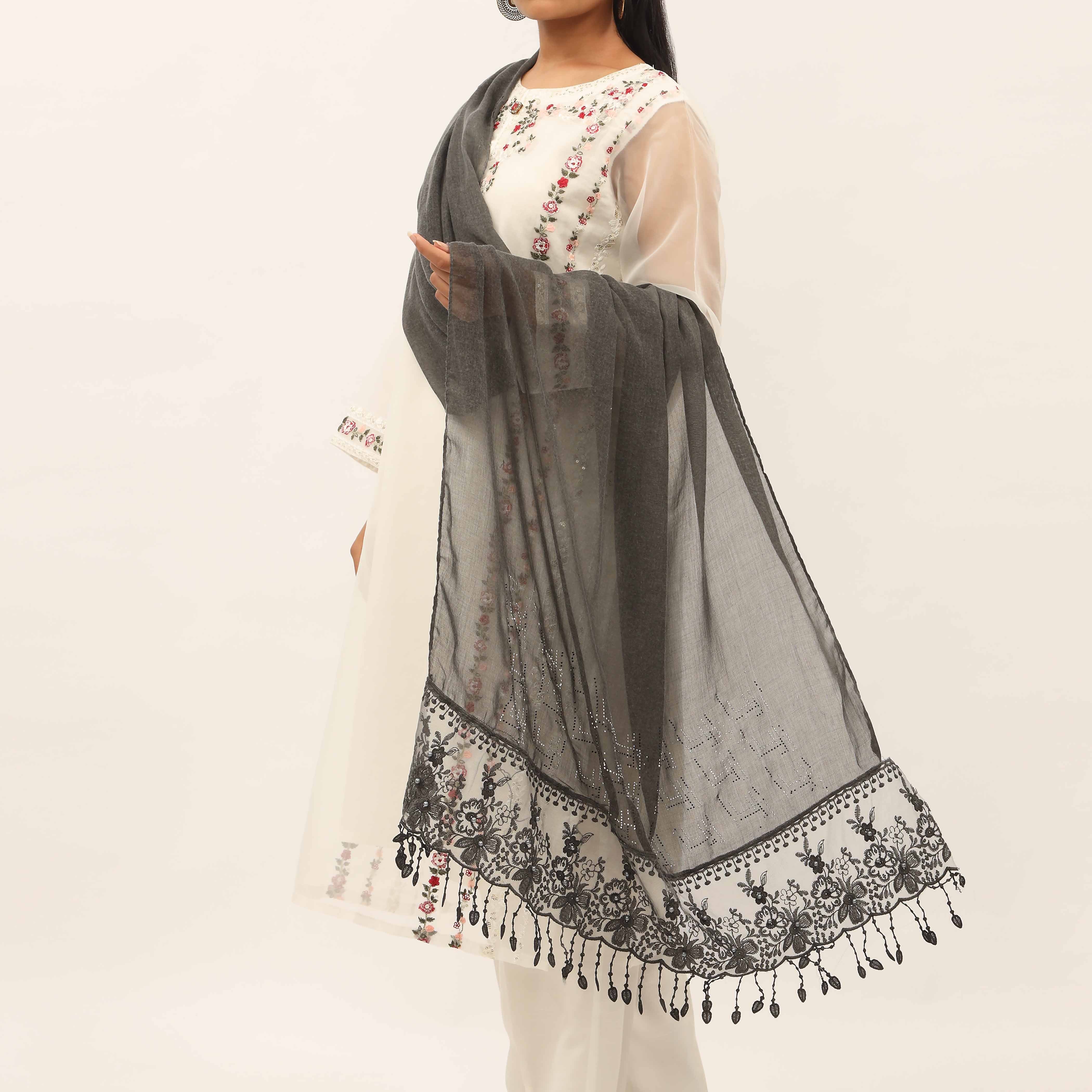 Black Embroidered Stole PD5250 - Image 2
