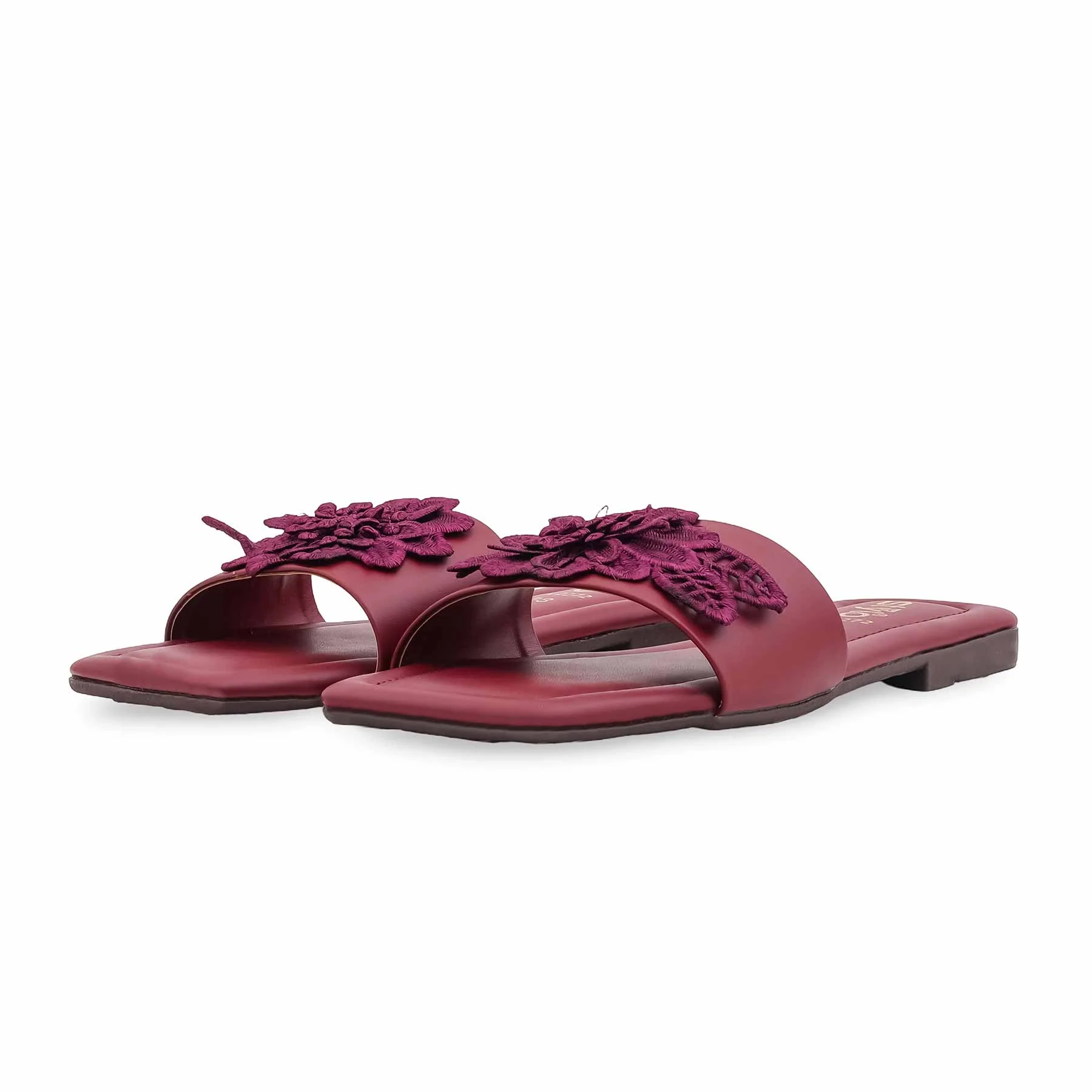Maroon Casual Slipper For Women CL2272 - Image 3