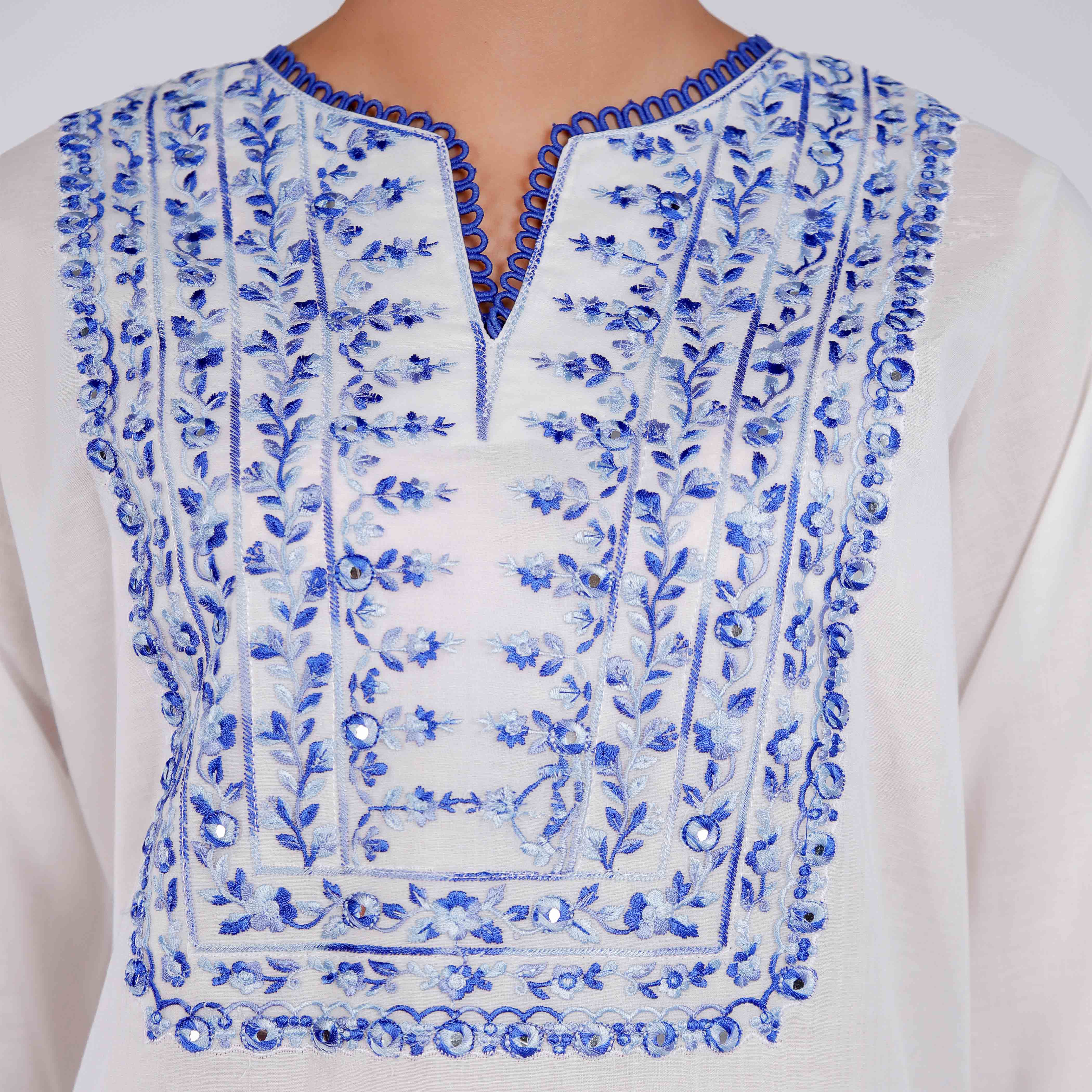 2PC- Embroidered Cambric Suit PS4322 - Image 2