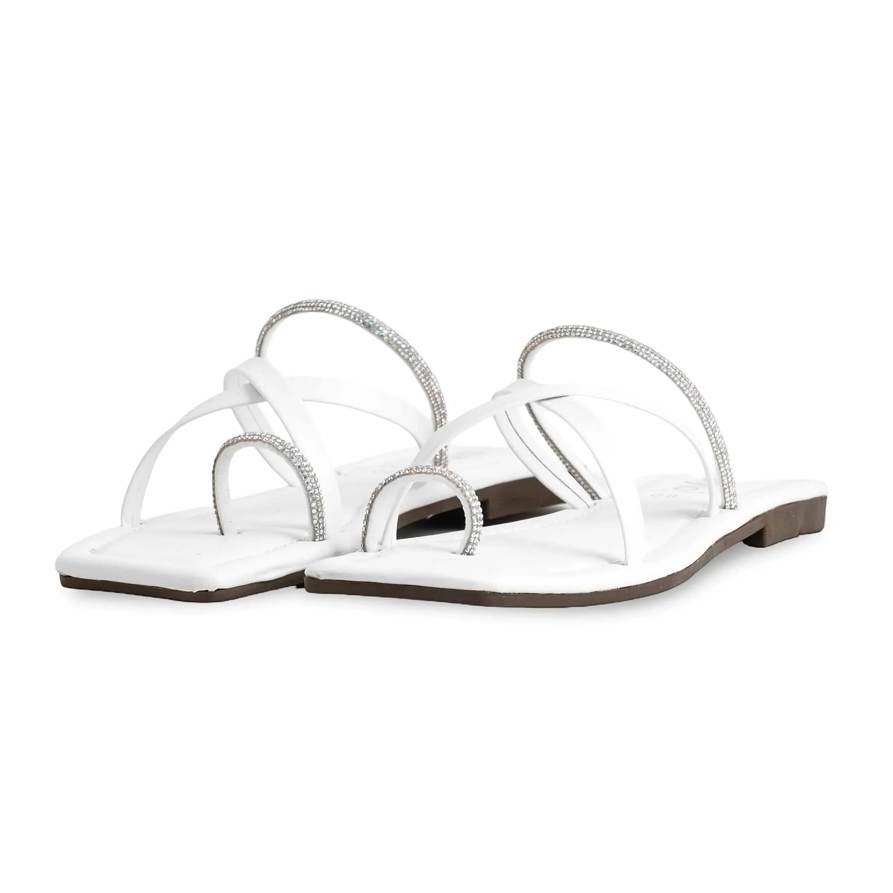 White Casual Chappal CL1936 - Image 3
