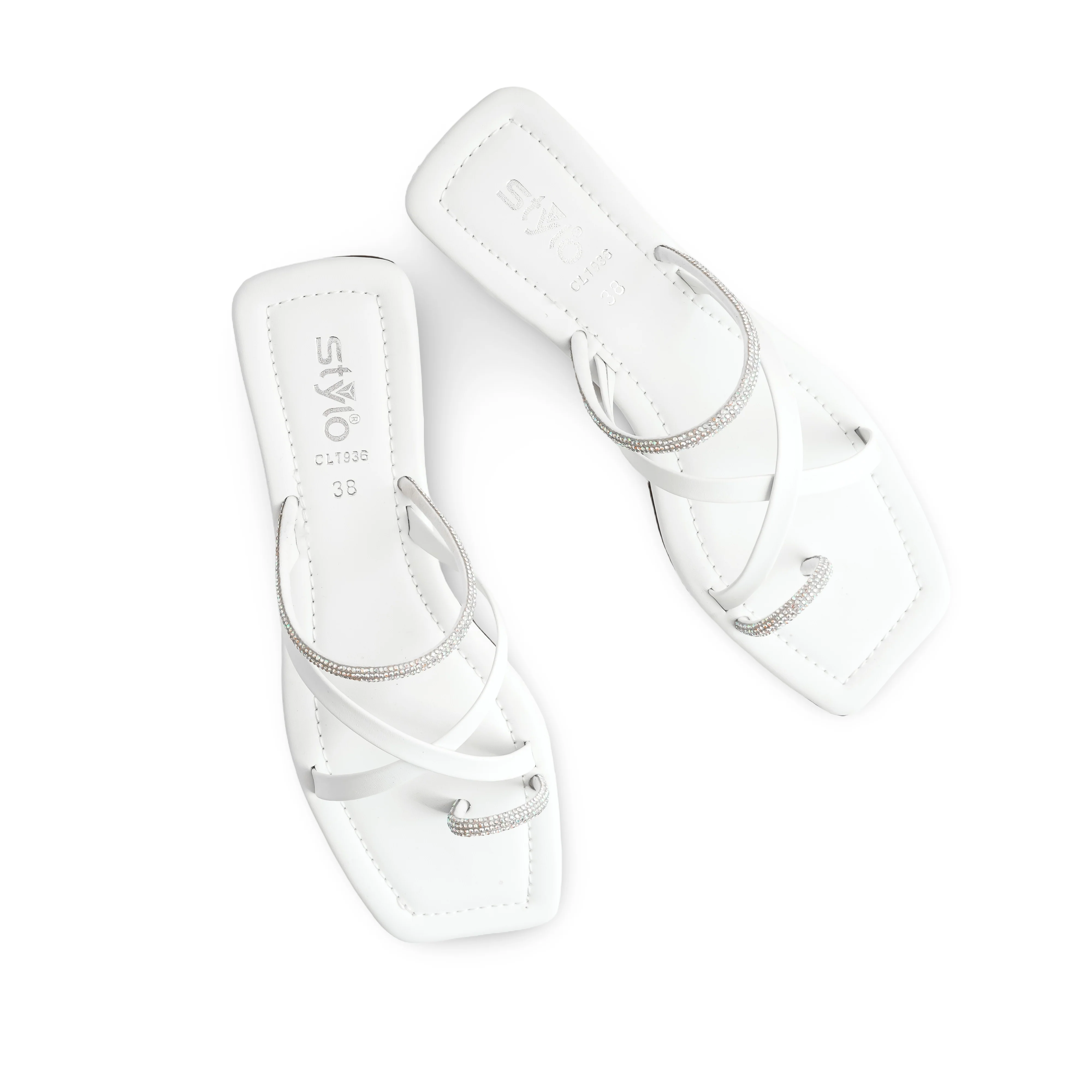 White Casual Chappal CL1936 - Image 5
