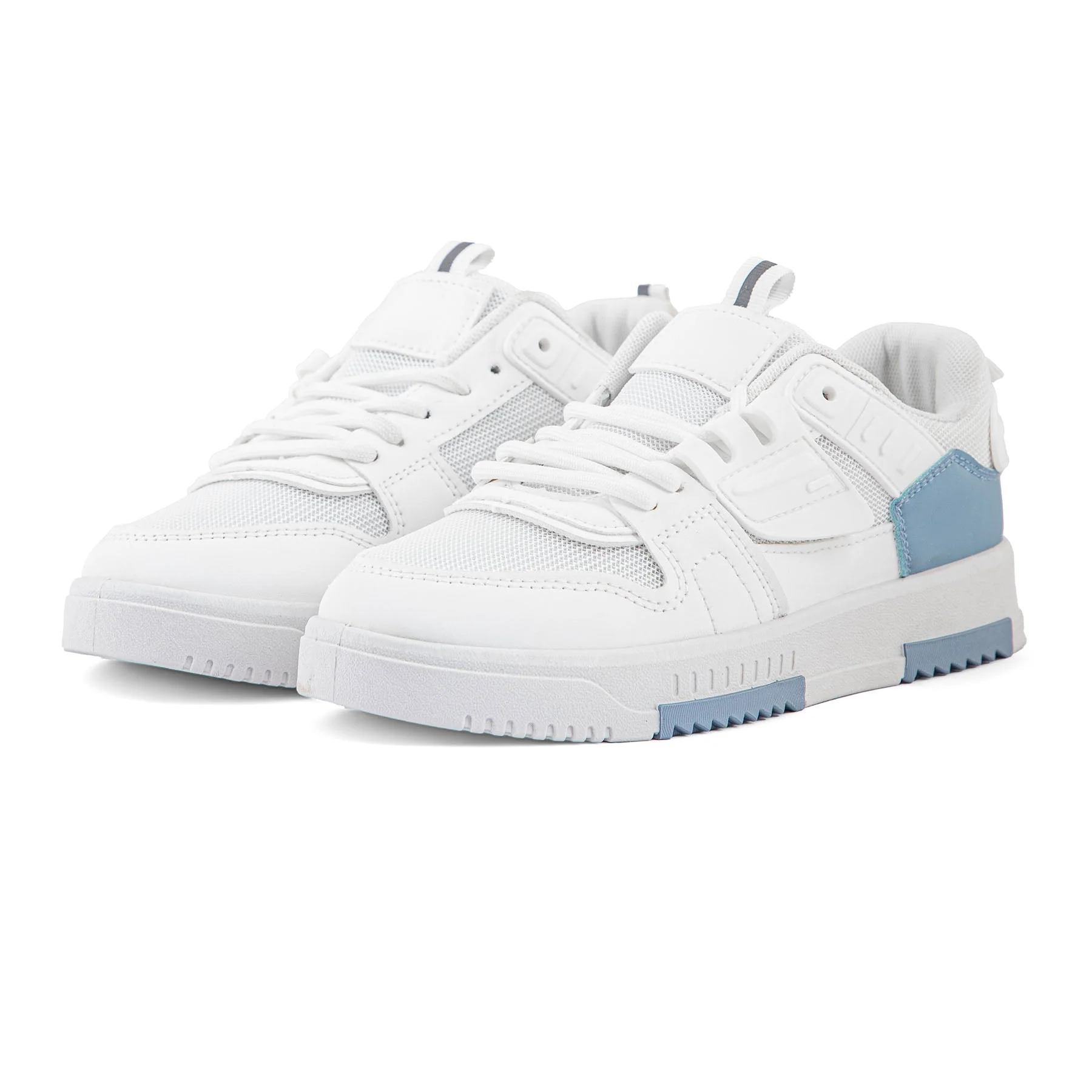 White Casual Sneaker AT7391 - Image 2